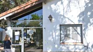 Tránsito interrumpido en la calle Mengelle de Cipolletti por una obra cloacal