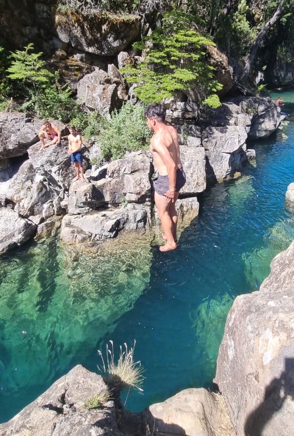 Todos quieren ir al Cajón del Azul en El Bolsón así es el trekking para llegar a esta joya de