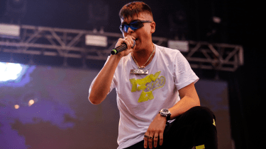 YSY A se enojó con un fanático: "El escenario es para el artista". 