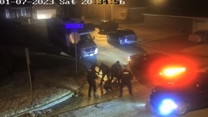 Memphis: revelan videos de la mortal golpiza policial al afroestadounidense Tyre Nichols