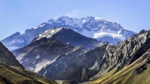 Dos andinistas extranjeros internados tras sufrir graves accidentes en el Aconcagua