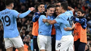 De un tiro en el palo de Julián Álvarez nació el triunfo del City, que eliminó al Arsenal