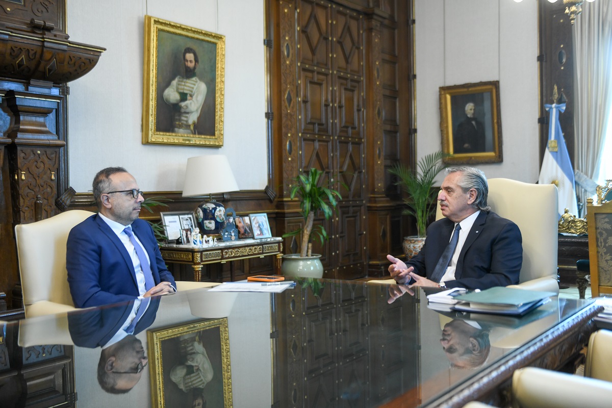 El presidente Fernández y Aracre, durante la reunión de esta tarde en la Casa Rosada. 