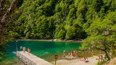 Belleza pura. Así de increíble es el lago Hermoso a 35 km de San Martín de los Andes por la ruta nacional 40. Foto: Patricio Rodríguez.