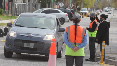 Durante un operativo atropellaron a una agente de tránsito. (Archivo Oscar Livera).-