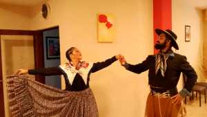 Video: así bailaron los artistas callejeros de Roca que fueron a Cosquín con la delegación Río Negro