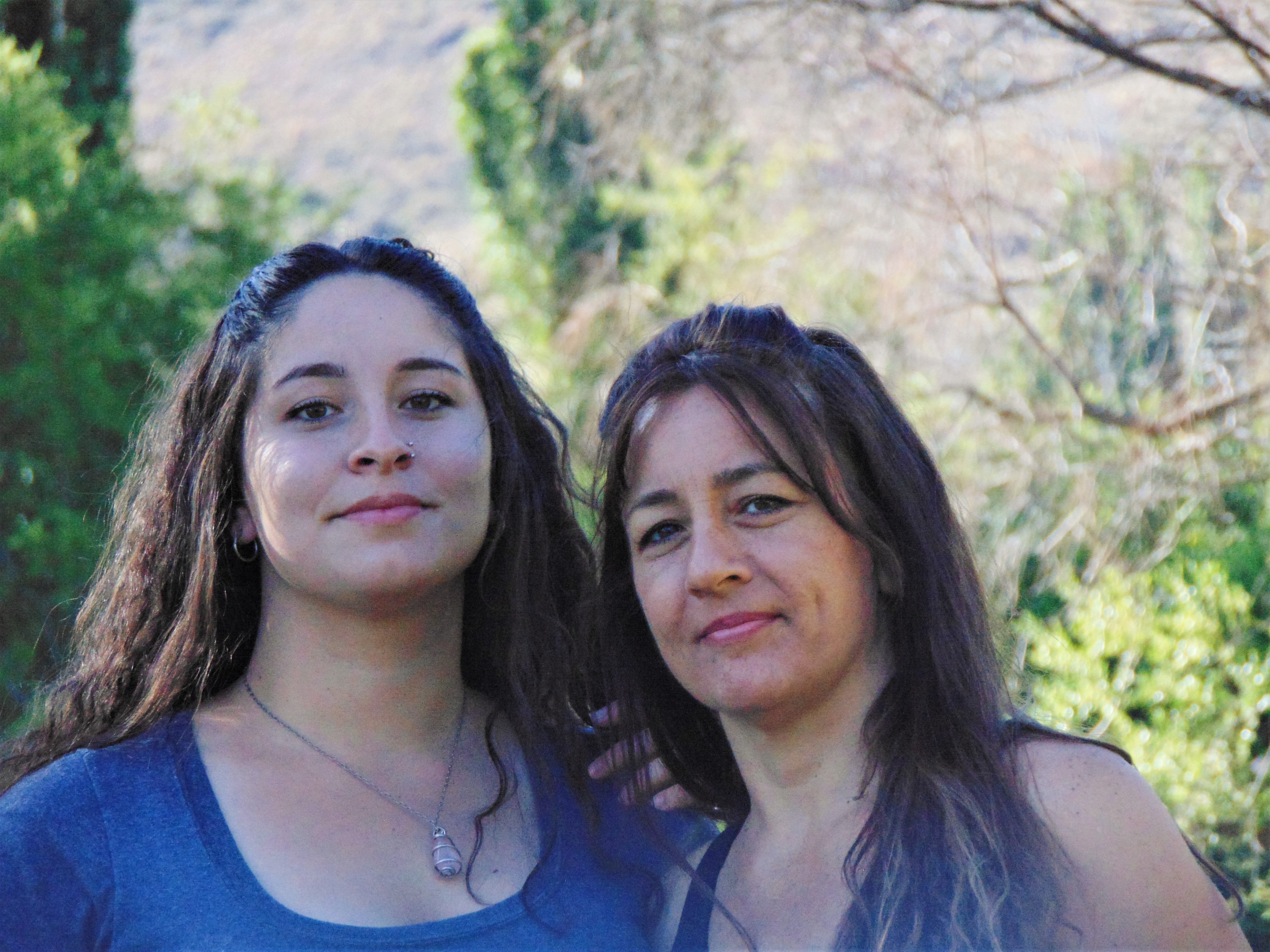 Lorena Apraiz, su madre, combinó el conocimiento de las plantas de la zona con su profesión de psicofísica. Y Carolina aprendió de ella.