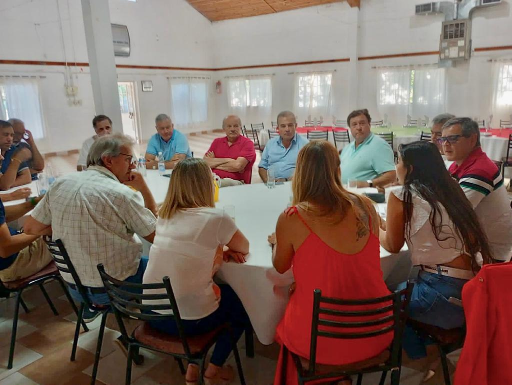 El encuentro de la dirigencia de Juntos y de la UCR fue en Roca. Foto Gentileza