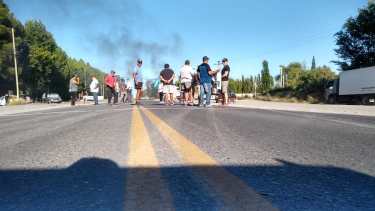 Pasadas las 11 se apostaron en la Ruta Nacional 22. Foto: Archivo