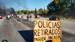 Corte de Ruta 22: policías retirados continúan con la protesta en Cervantes
