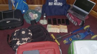 La policía busca a los damnificados. Foto: gentileza