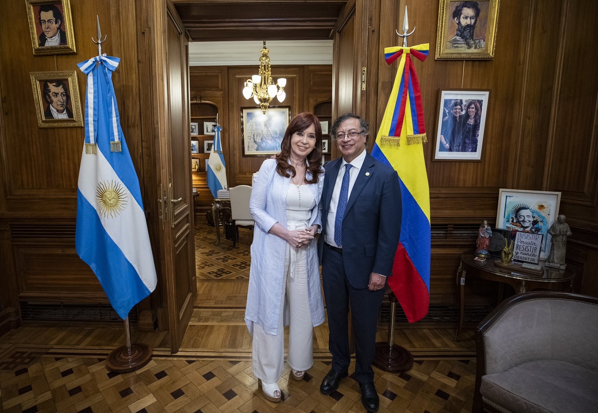 Cristina con Gustavo Petro, presidente de Bolivia. 
