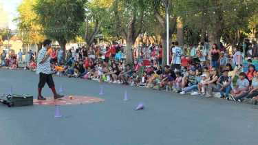 La calle Roca se hizo peatonal para los más chicos (Fotos: gentileza)