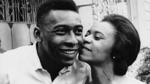 La madre de Pelé no sabe que su hijo murió: el triste motivo