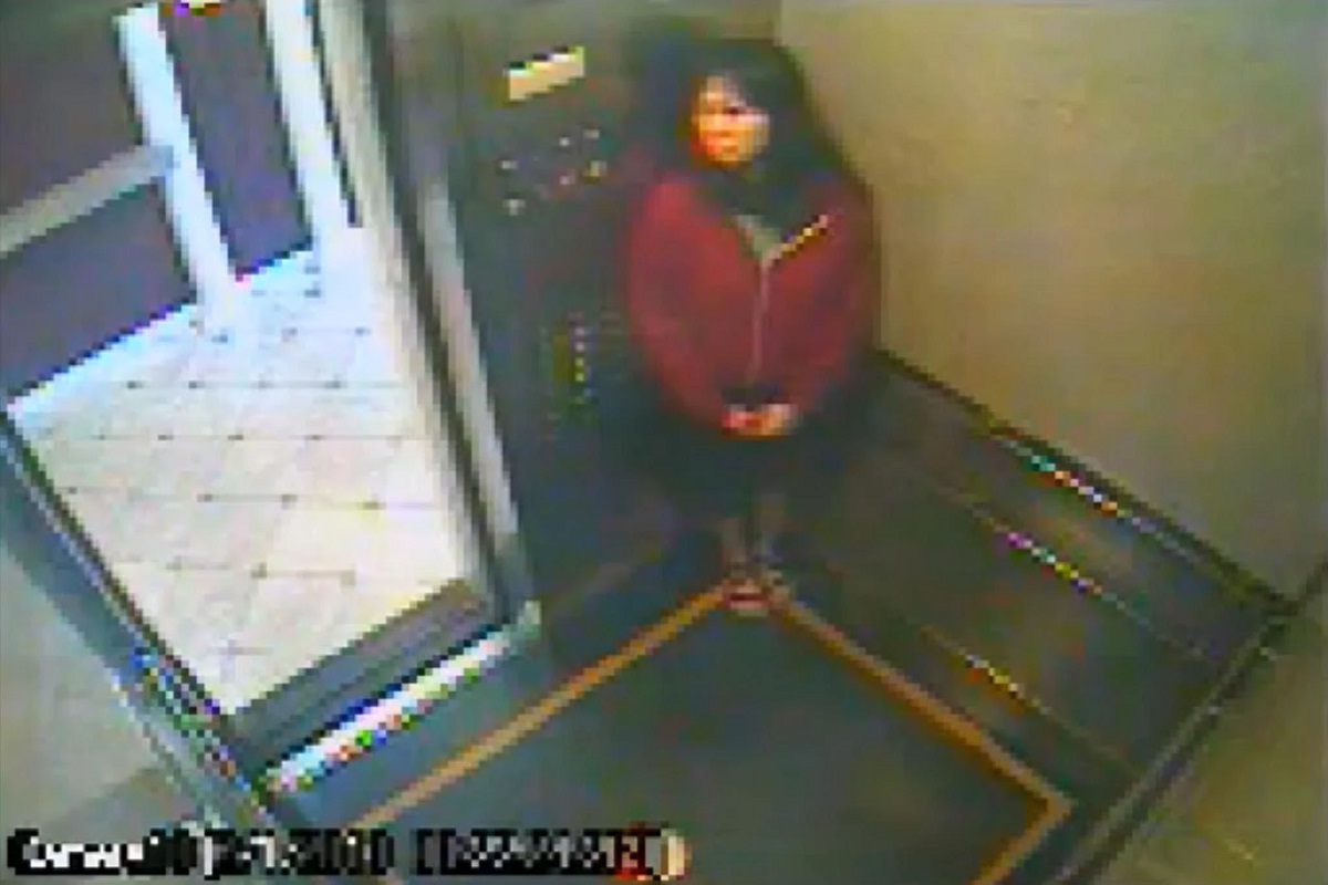 Las últimas imágenes de Elisa Lam en un ascensor dieron la pista de que la joven aún estaba en el hotel Cecil.-