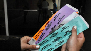 Fiesta de la la Confluencia 2023: regalan pulseras preferenciales en uno de los accesos