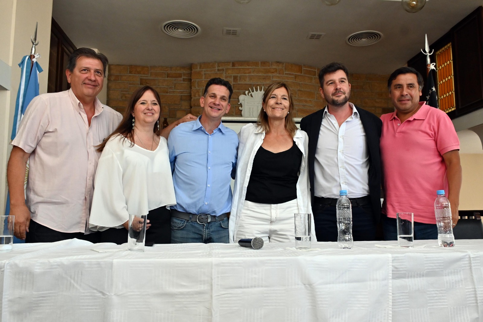 Rajneri, Odarda, Costa Brutten, Horne, Berros y Arce en la presentación en Viedma. Foto: Marcelo Ochoa