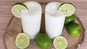 Hoy preparamos frozen de lima y leche condensada