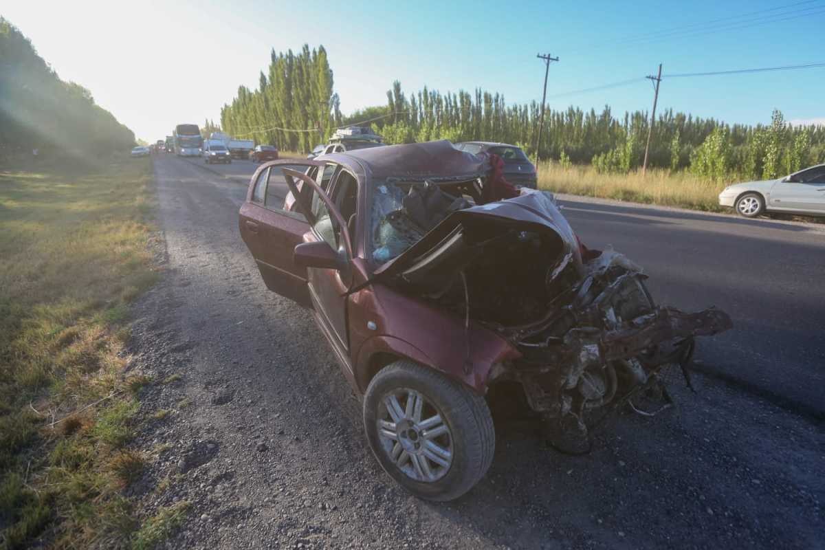 El vehículo quedó destruido tras el impresionante choque ocurrido ayer por la tarde en la zona de Guerrico. (foto: Juan Thomes)