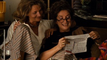 Chunchuna Villafañe y Norma Aleandro, en una escena de "La historia oficial".