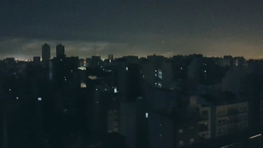 400 mil usuarios de CABA se quedaron sin energía eléctrica y hasta un jugador de la selección se quejó al respecto. Foto Twitter.