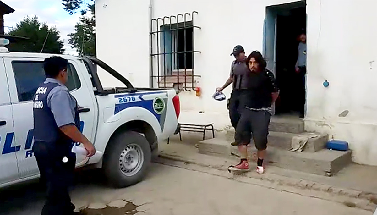 Policías de Río Negro detuvieron al referente mapuche la madrugada del 30 de enero último, en un domicilio del barrio Nueva Esperanza de El Bolsón. Foto: archivo