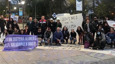 Jovenes por el clima pide que  los partidos políticos de Neuquén incorporen propuestas ambientales. Foto: Gentileza.