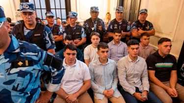 Durante la primera audiencia de alegatos, los rugbiers fueron captados por las cámaras de los Tribunales de Dolores. Foto Archivo.