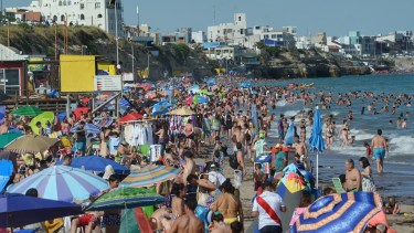 Las Grutas en plena temporada. Foto: Archivo.