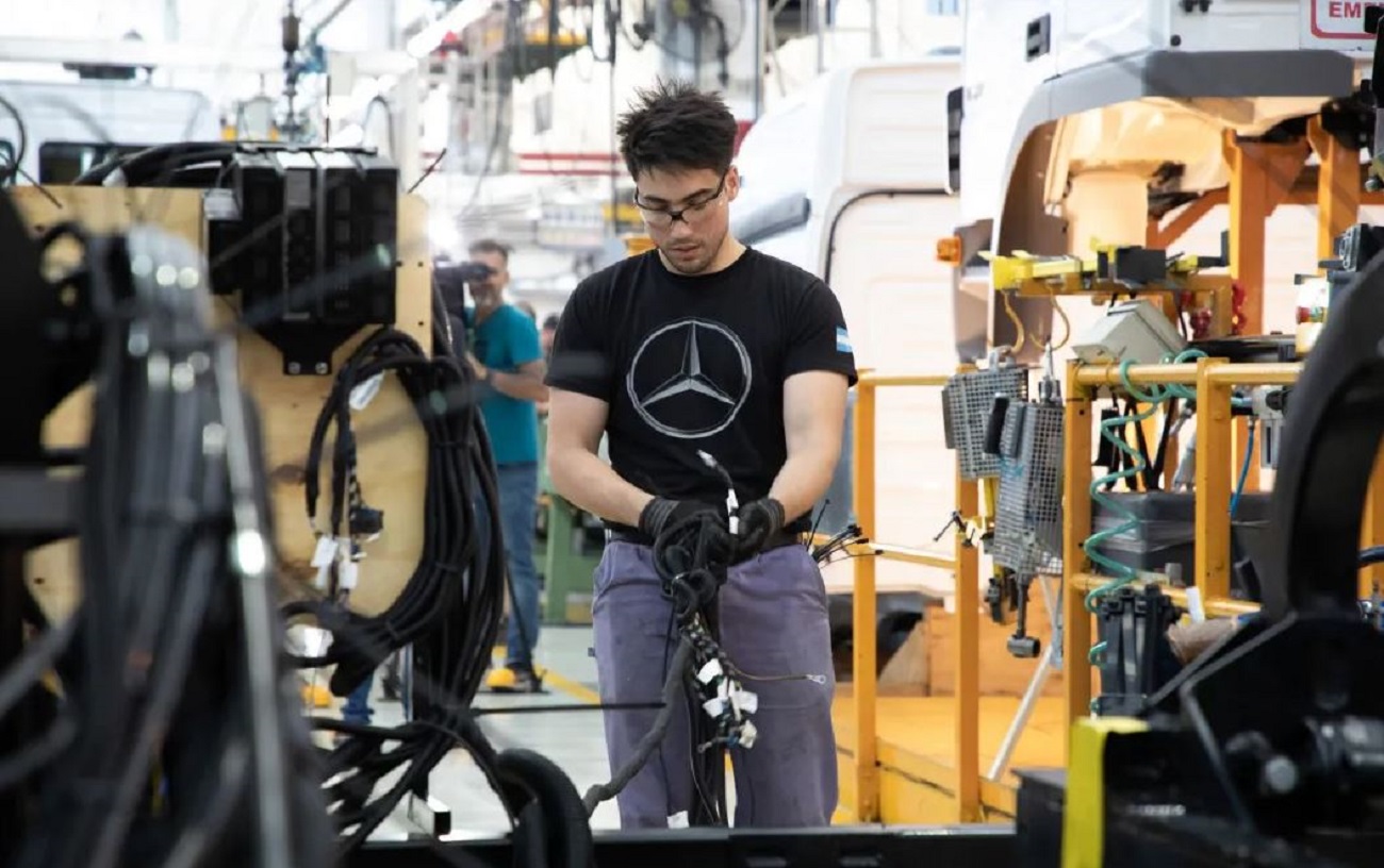 La fábrica de Mercedes Benz en Argentina expande sus exportaciones.