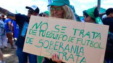 Una de las manifestaciones en el camino a Tacuifí por el acceso a lago escondido. Foto: archivo Chino Leiva
