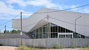 Usarán el Cisne de anfiteatro para la Fiesta de la Confluencia en Neuquén