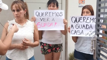 La madre explicó que su ex pareja se llevó a su hija hace una semana y reclamó públicamente para la entregue. Foto: (Archivo) Gentileza