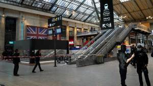 Seis heridos leves en ataque con arma blanca en una estación de trenes de París