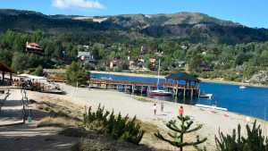 Villa Pehuenia Moquehue invitó a vivir la nueva temporada entre araucarias y lagos, en la FIT