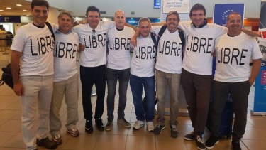 Los rosarinos estaban de viaje en Nueva York celebrando el 30mo. aniversario de su egreso como estudiantes secundarios de la Escuela Politécnica de esa ciudad santafesina. 