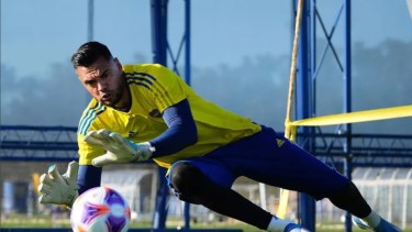 Sergio Romero es el arquero que reemplazará a Agustín Rossi luego de su partida, o al menos para eso lo trajeron. 