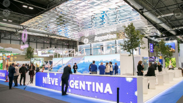 Bariloche tiene su espacio en el stand de Argentina en la feria Internacional de Turismo. Foto: Télam