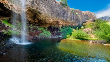 Manzano Amargo, el pueblo de las cascadas mágicas en el norte neuquino