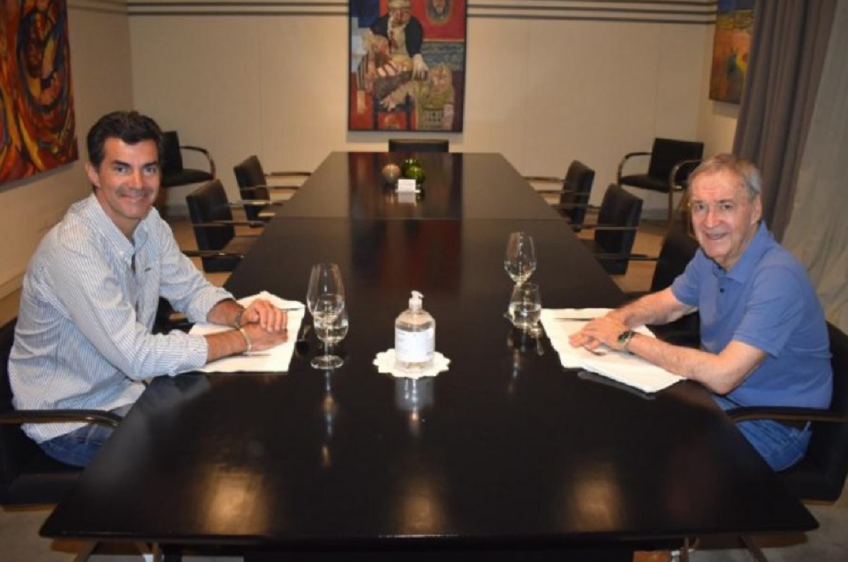 El exgobernador de Salta y el mandatario provincial de Salta sellaron un acuerdo politico.