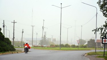 Las fuertes ráfagas de viento se sienten en toda la región, generando inconvenientes en diferentes puntos.-