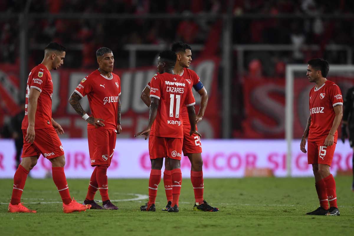 Defensa se llevó puesto a Independiente y hubo silbidos en Avellaneda ...