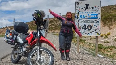 La viajera que sueña con recorrer todo el país en moto