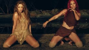 «Te quedó grande»: la controvertida letra de la nueva canción de Shakira y Karol G