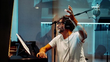 Fito Páez y el bandoneonista Juan Pablo Jofré, los argentinos presentes en los Grammy, que se entregan este domingo