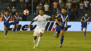 Atlético Tucumán le empató a Vélez en la última jugada