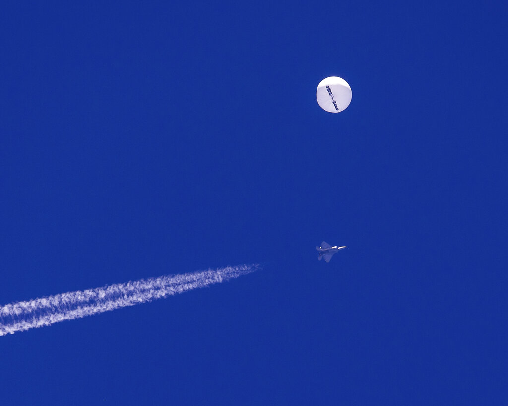 Los globos pasaron por el espacio aéreo de Estados Unidos y fueron derribados.