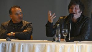 Elecciones 2023: Milei arengó en Bariloche a que “soplen vientos de libertad”