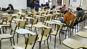 Unter define el inicio de clases: Bariloche lleva al Congreso moción de rechazo y paro