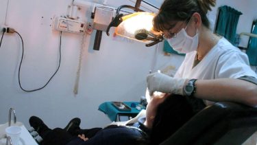 Muchos pacientes se enteraron de la medida de fuerza cuando trataron de sacar un turno. (Foto ilustrativa - Neuquén informa).-